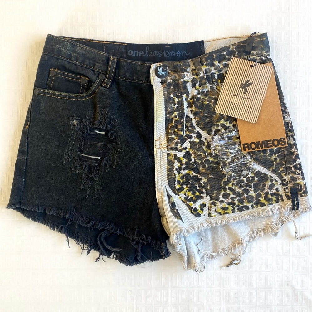 One Teaspoon Women's Black and Gray Distressed Shorts Romeos
